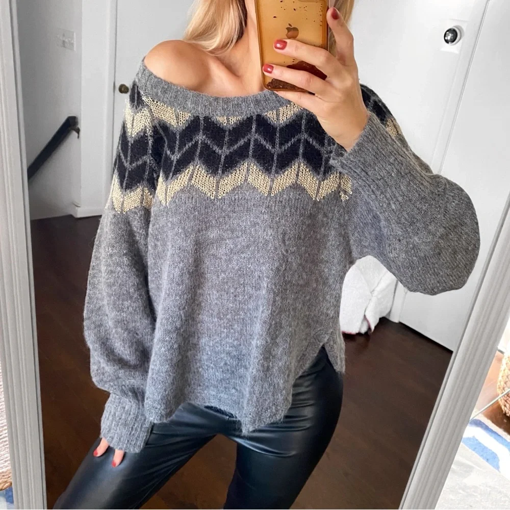 ❄️ CULTURE GREY BLACK GOLD CHEVRON LOOSE FIT KNIT SWEATER!